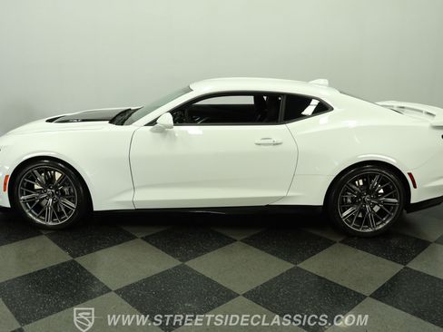 Used 2023 Chevrolet Camaro ZL1 RWD image 2