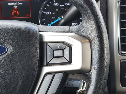 Used 2020 Ford F250 Lariat w/ Chrome Package image 30