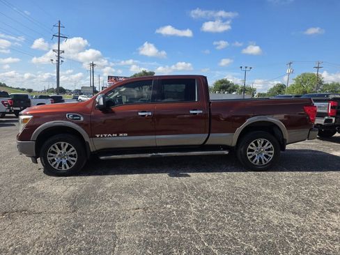 Used 2017 Nissan Titan Platinum Reserve AWD/4WD image 4