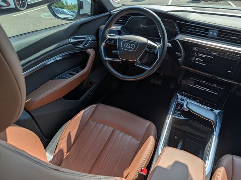 Used 2024 Audi Q8 e-tron Premium Plus w/ Premium Plus Package AWD/4WD image 9
