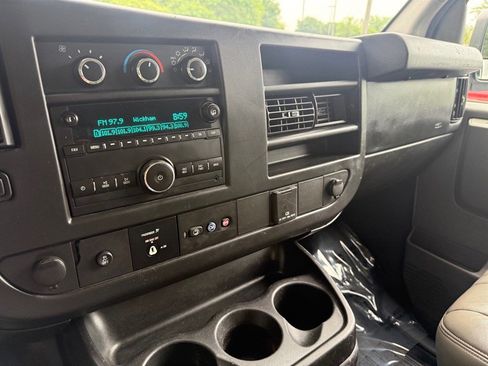 Used 2015 Chevrolet Express 2500 image 25