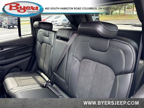 New 2025 Jeep Grand Cherokee Altitude image 5