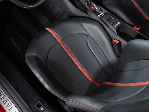 Used 2023 Ferrari F8 Spider image 44