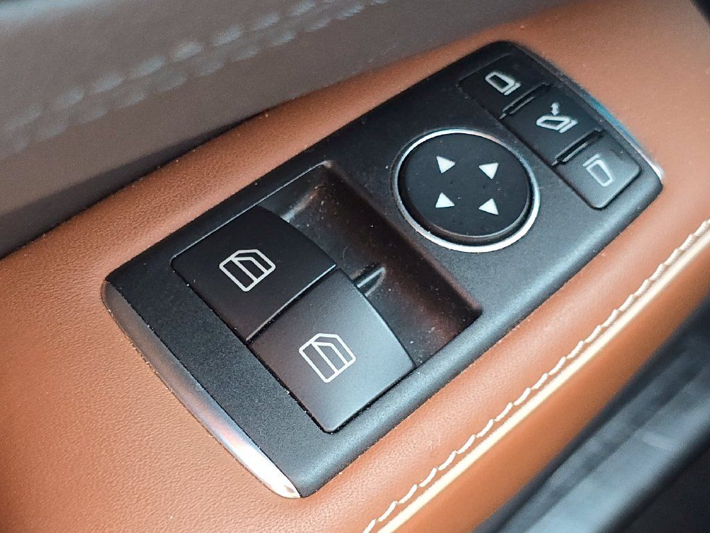 Certified 2020 Mercedes-Benz SL 550 image 24