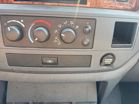 Used 2006 Dodge Ram 1500 Truck SLT AWD/4WD image 18