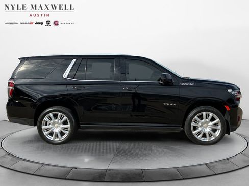 Used 2023 Chevrolet Tahoe High Country w/ Premium Package 2 AWD/4WD image 17