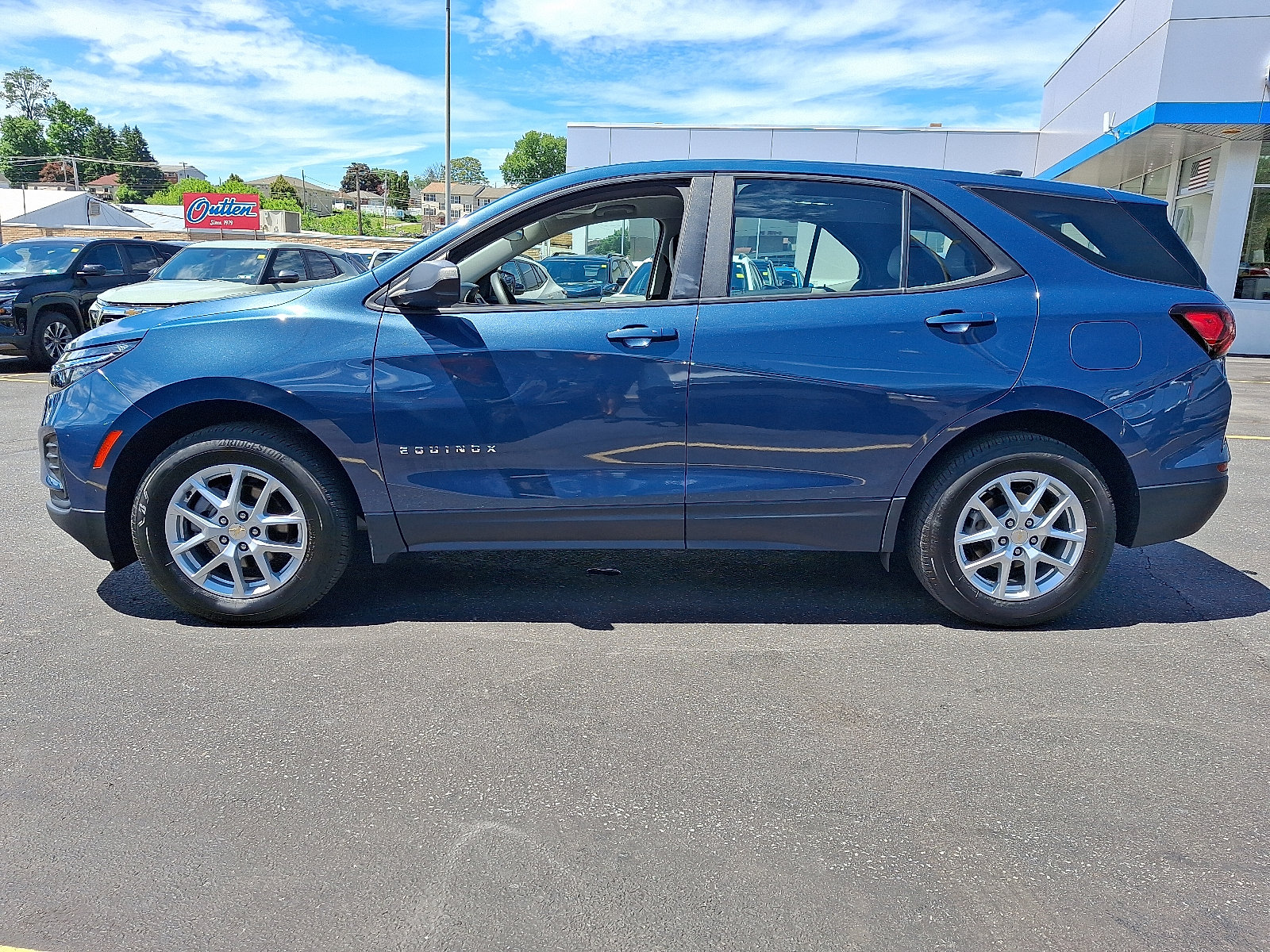 Used 2024 Chevrolet Equinox LS AWD/4WD image 3