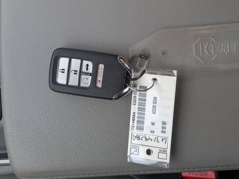 Used 2020 Honda Accord EX image 32
