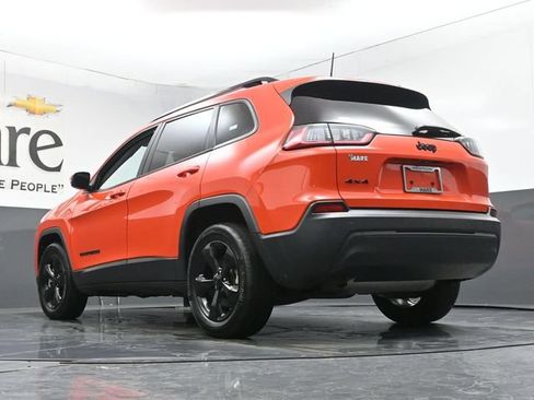 Used 2021 Jeep Cherokee Latitude Plus AWD/4WD image 5
