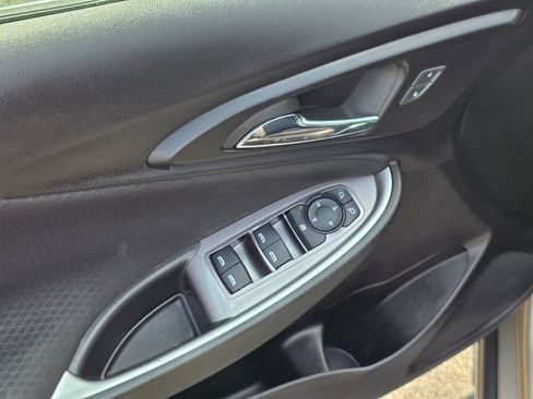 Used 2022 Chevrolet Malibu LT FWD image 20