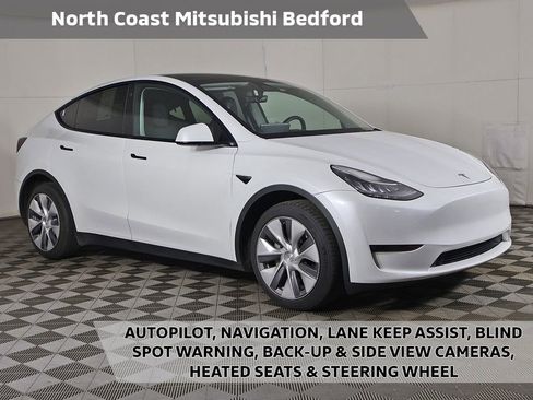 Used 2023 Tesla Model Y Long Range AWD/4WD image 1