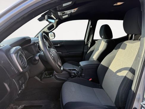 Used 2023 Toyota Tacoma TRD Off-Road image 8