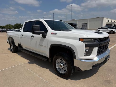 Used 2021 Chevrolet Silverado 2500 W/T w/ WT Convenience Package AWD/4WD image 2