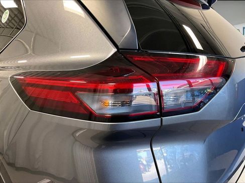 Certified 2023 Nissan Rogue SV w/ SV Premium B Package AWD/4WD image 35