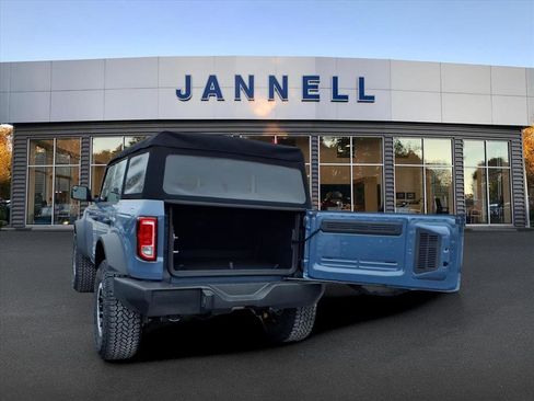 New 2025 Ford Bronco w/ Sasquatch Package image 6