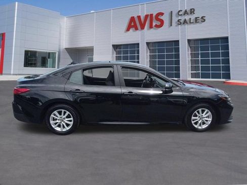 Used 2025 Toyota Camry LE FWD image 5