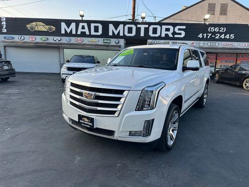 Used 2016 Cadillac Escalade ESV Premium RWD image 1