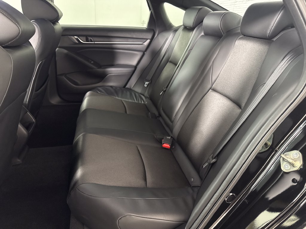 Used 2018 Honda Accord Sport image 11