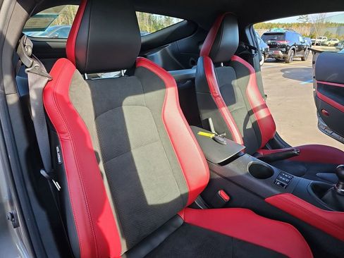 Used 2024 Nissan Z Performance w/ Floor Mat Package image 13