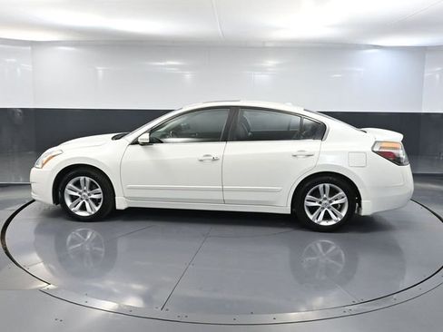 Used 2012 Nissan Altima 3.5 SR w/ Sport Pkg image 9