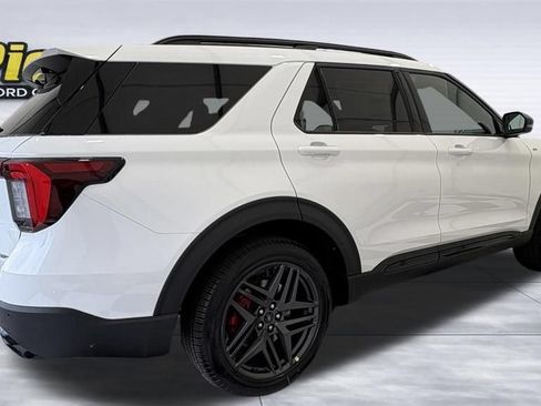 New 2026 Ford Explorer ST-Line w/ ST-Line Street Pack AWD/4WD image 7