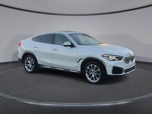 Used 2022 BMW X6 xDrive40i w/ Premium Package AWD/4WD image 2