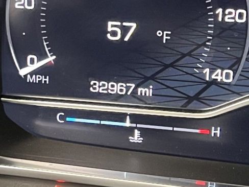 Used 2023 GMC Yukon XL SLT image 26