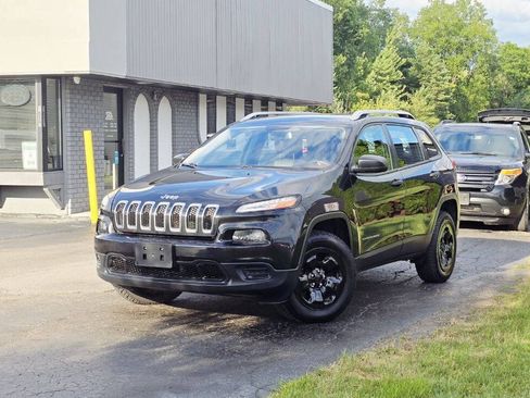Used 2015 Jeep Cherokee Sport w/ Cold Weather Group AWD/4WD image 2