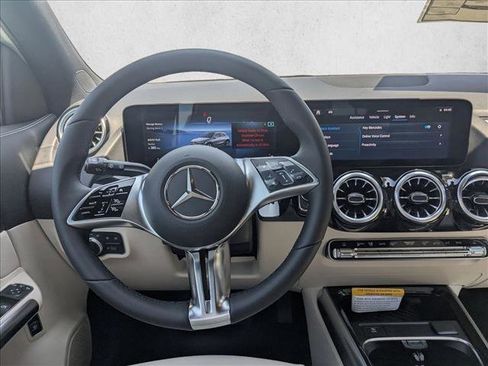 Used 2026 Mercedes-Benz GLA 250 image 16