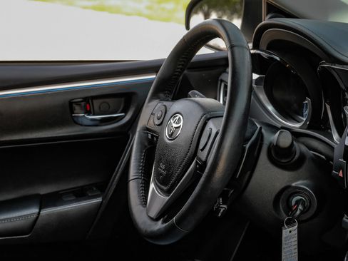 Used 2015 Toyota Corolla S FWD image 17