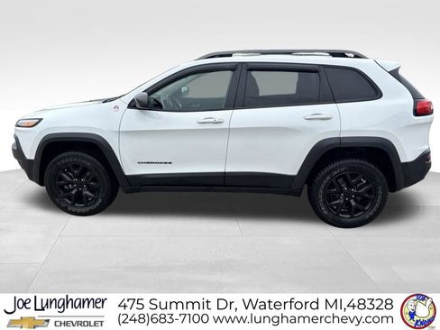 Used 2016 Jeep Cherokee Trailhawk w/ Comfort/Convenience Group AWD/4WD image 7