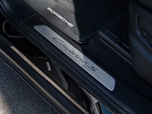 Used 2024 Porsche Cayenne S image 23