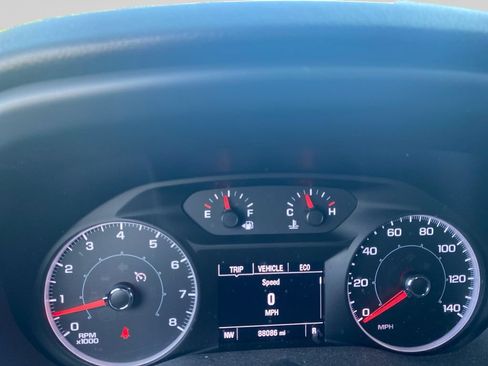 Used 2018 GMC Acadia SLE w/ Driver Alert Package I AWD/4WD image 27