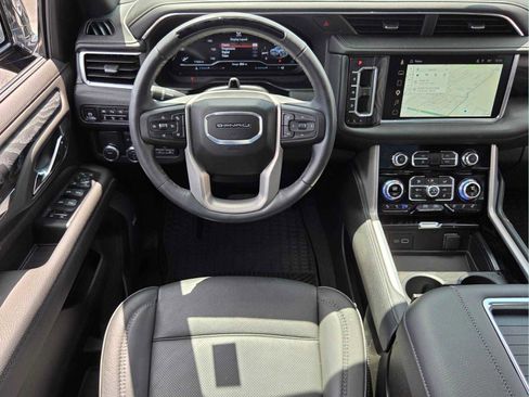 Used 2024 GMC Yukon Denali w/ Advanced Technology Package RWD image 10
