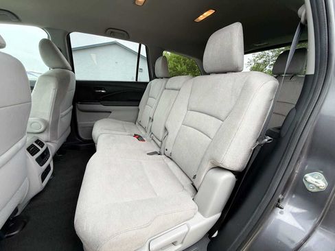 Used 2021 Honda Pilot EX image 16