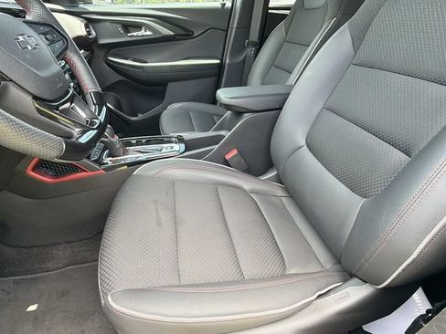 Used 2023 Chevrolet TrailBlazer RS w/ Sun and Liftgate Package FWD image 23