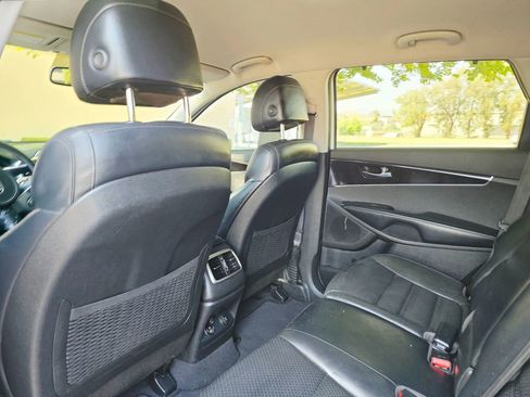 Used 2017 Kia Sorento EX FWD image 49