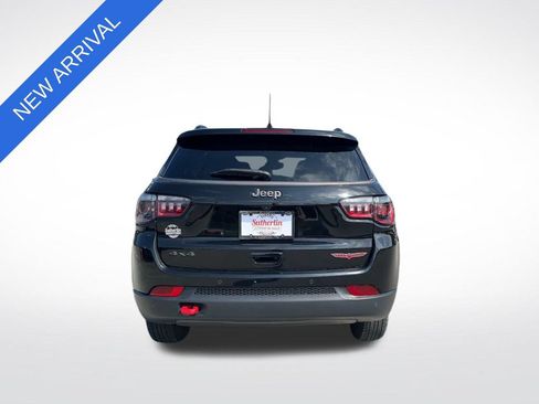 Used 2022 Jeep Compass Trailhawk w/ Sun and Sound Group AWD/4WD image 4