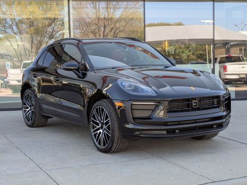 New 2026 Porsche Macan AWD/4WD image 7