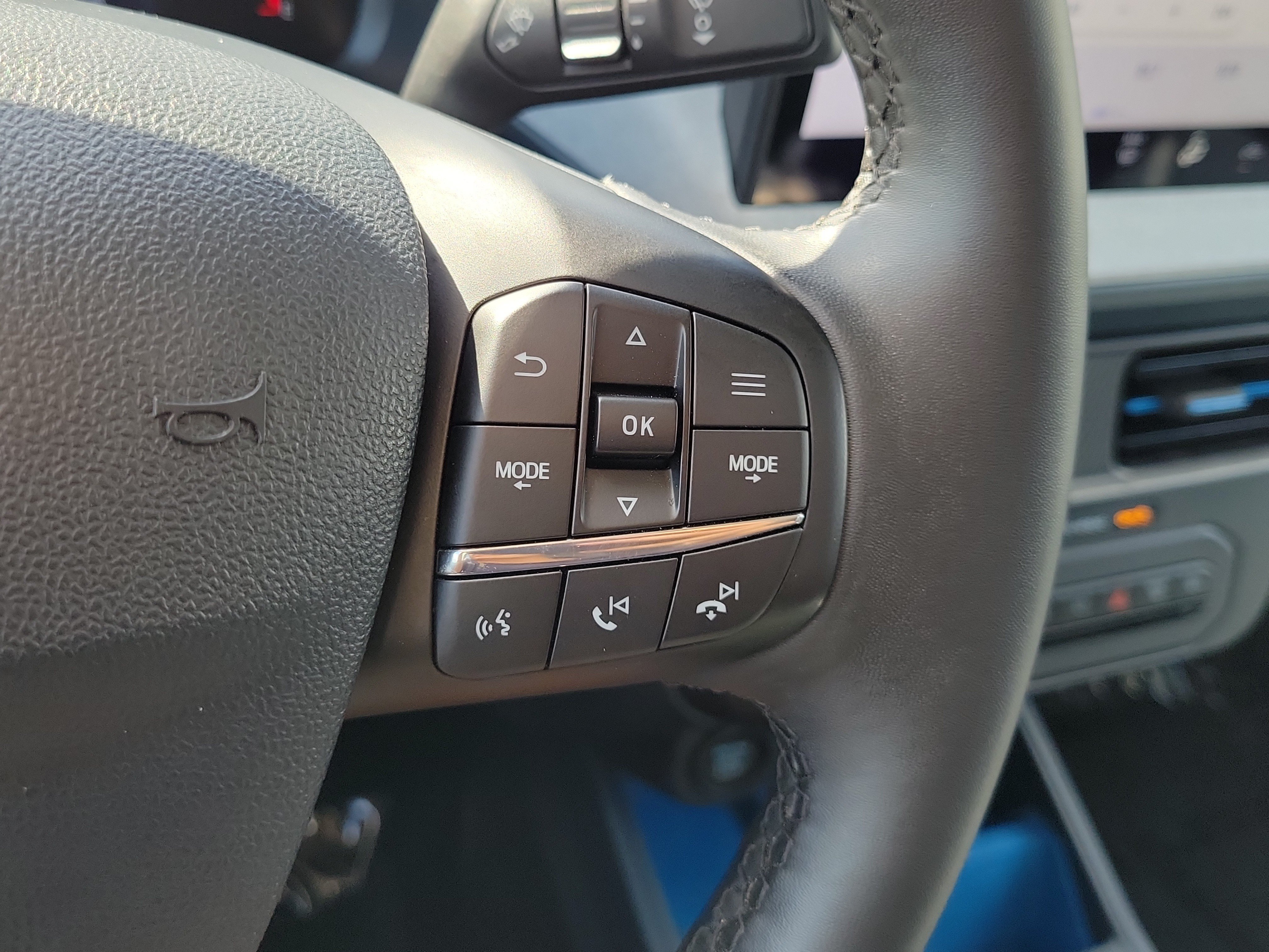 Certified 2025 Ford Maverick XLT FWD image 23