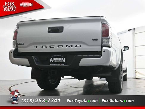 Used 2023 Toyota Tacoma TRD Sport w/ TRD Premium Sport Package AWD/4WD image 19