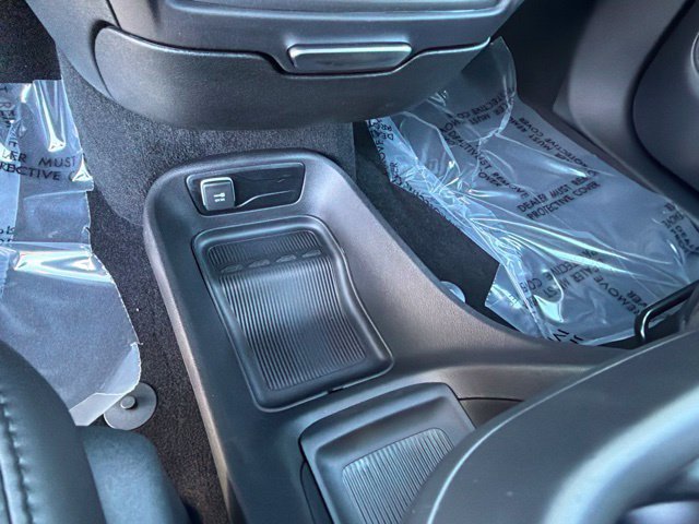 New 2027 Chrysler Pacifica Select AWD/4WD image 28