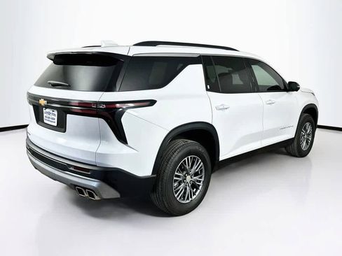 Used 2025 Chevrolet Traverse LT w/ Driver Confidence Package FWD image 25