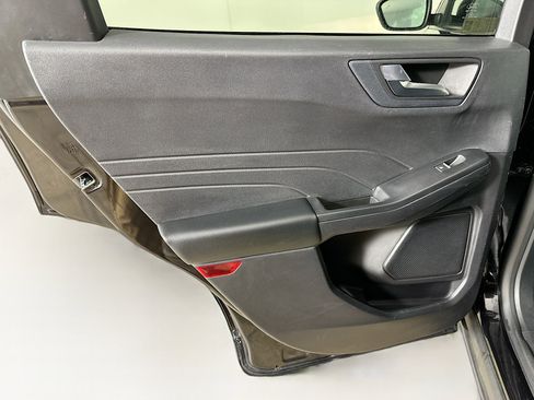 Used 2022 Ford Escape SEL image 25