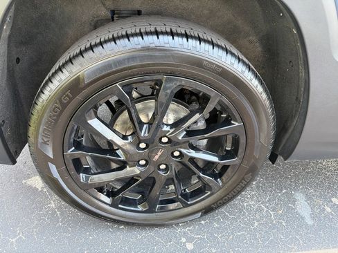 Used 2024 GMC Terrain SLE w/ Driver Convenience Package FWD image 15