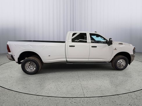 New 2026 RAM 3500 Tradesman AWD/4WD image 8