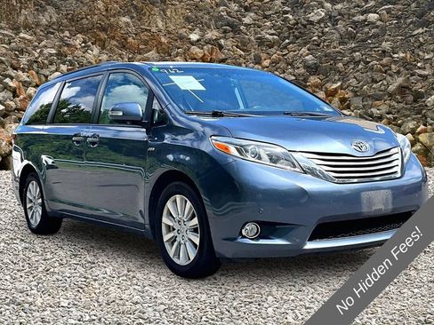 Used 2017 Toyota Sienna Limited Premium AWD/4WD image 9