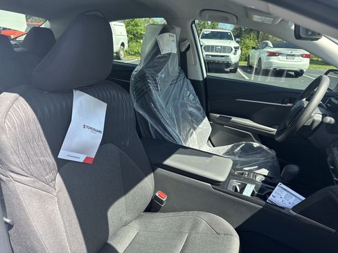 New 2025 Toyota Camry LE w/ Convenience Package image 32