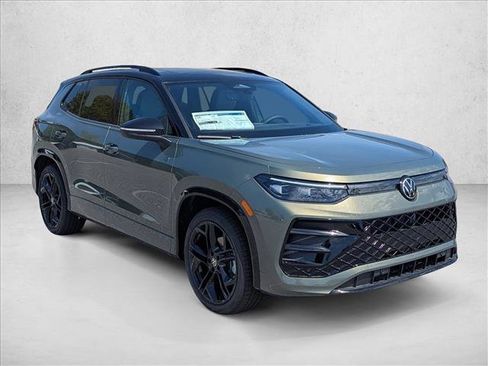 New 2026 Volkswagen Tiguan SE R-Line FWD image 3