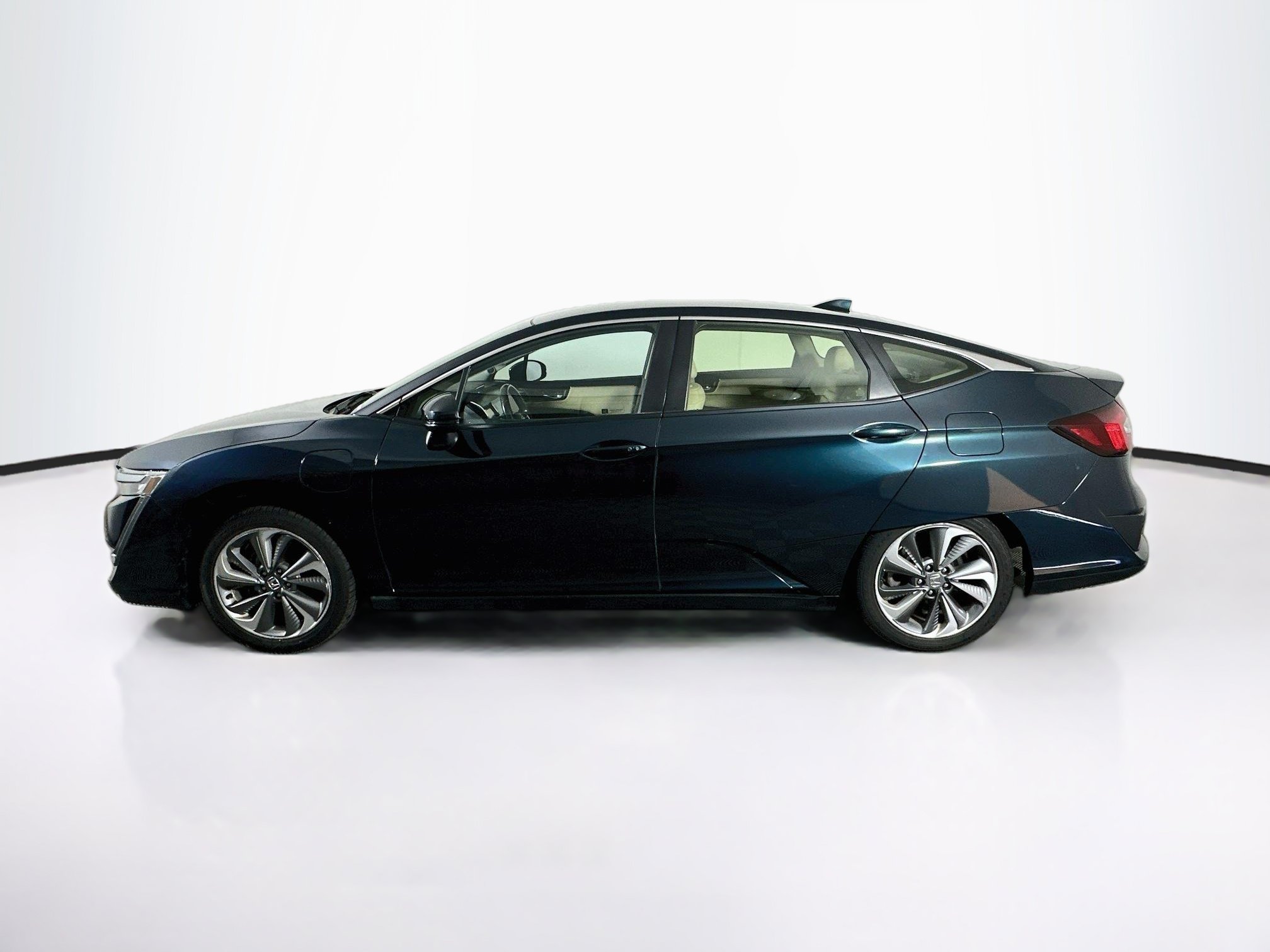 Used 2018 Honda Clarity Touring image 4